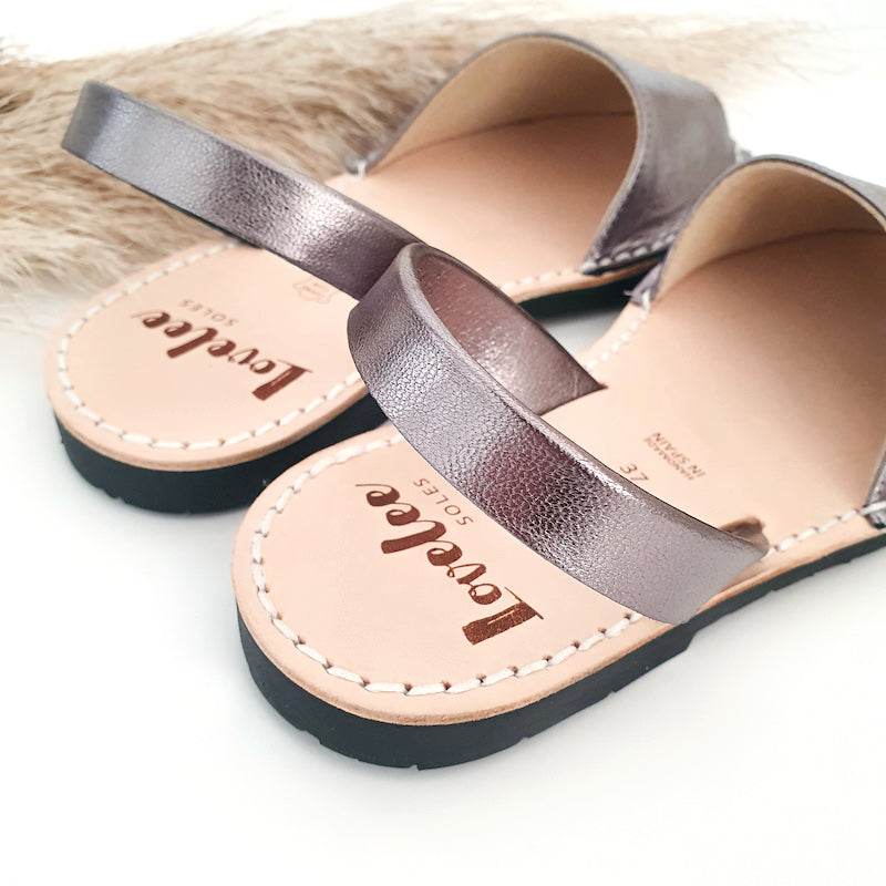 Love lee shoes store
